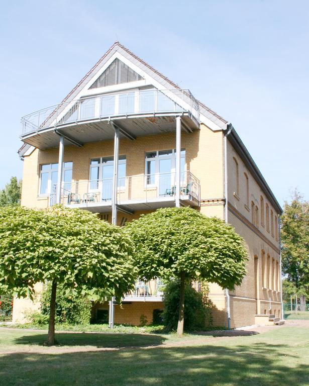 Hotel Gaestehaus Am Lausitzring à Poley Extérieur photo